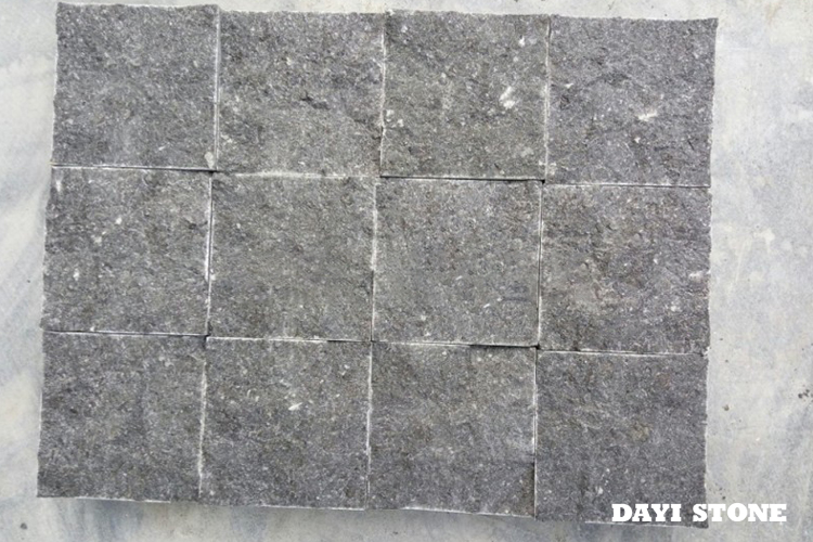 Cubes Black Basalt G684 All sides Natural Split 10x10x6cm - Dayi Stone